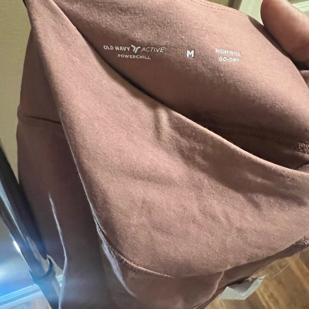 Old Navy Active PowerChill High-Rise Leggings in Mauve
